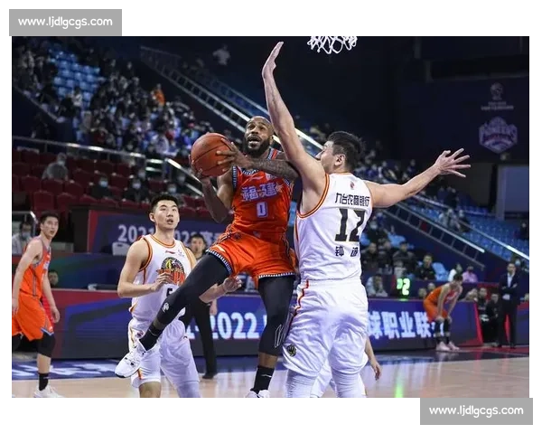 福建浔兴男篮俱乐部杯火力全开 高效进攻彰显新赛季潜力